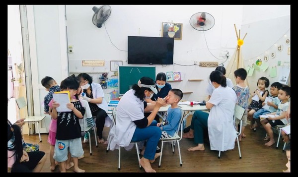 Trường MN Hoạ My Phối Hợp TTYT Q.Đống Đa Khám Sức Khỏe Định Kì Cho Học Sinh Tại Trường